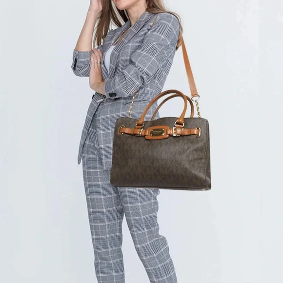 MICHAEL Michael Kors Brown Signature Coated Canvas Large East West Hamilton Tote - Picture 2 of 11